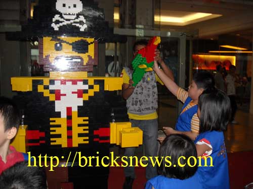 Building the giant lego pirate